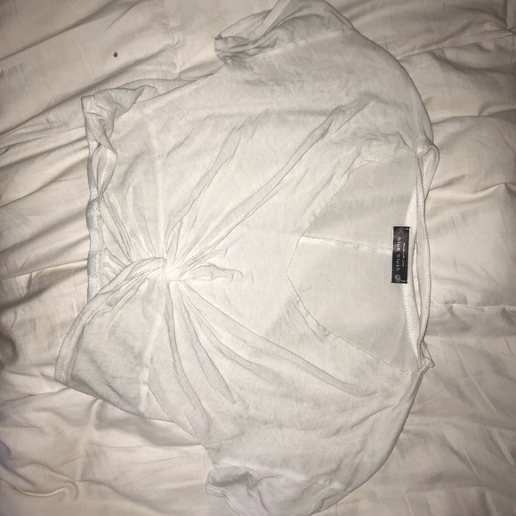 Keyhole Crop Top - Picture 2 of 2